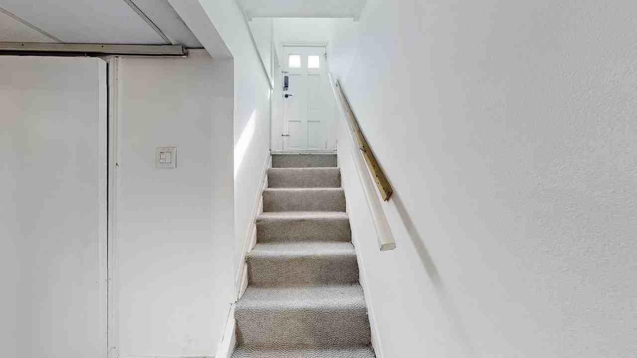 827 Kingston Road - Photo 3 of 26