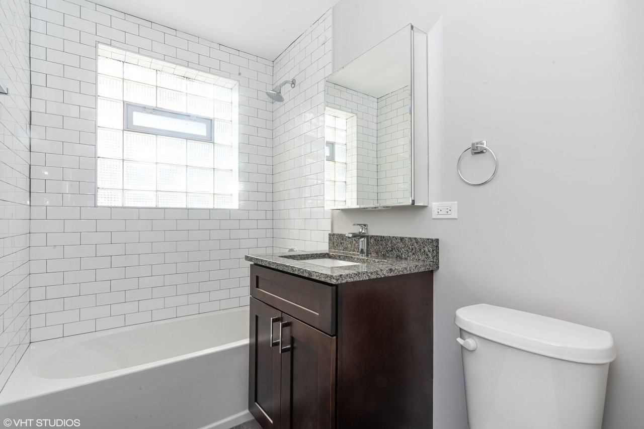 6515 N Seeley Ave - Photo 2 of 5