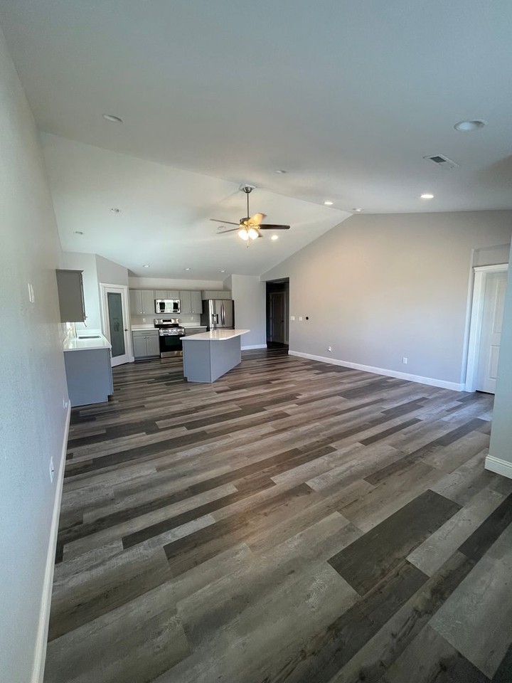 7809 Markgraf Ln - Photo 4 of 30