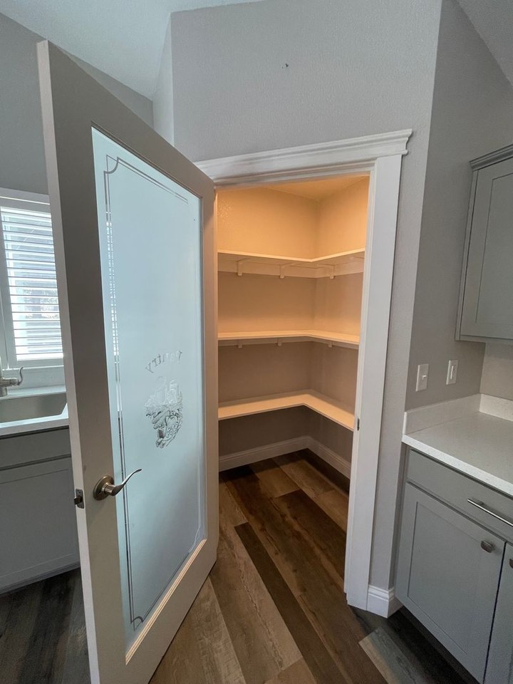 7809 Markgraf Ln - Photo 7 of 30