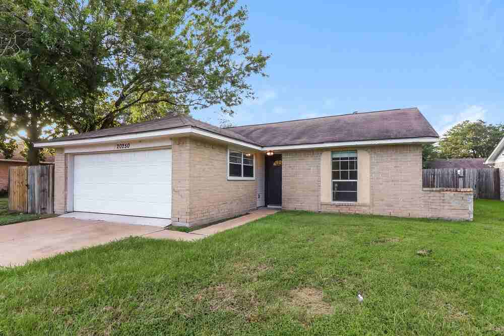 20250 Telegraph Square Ln - Photo 3 of 16