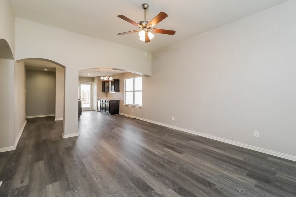 9112 Christopher Cir - Photo 3 of 16