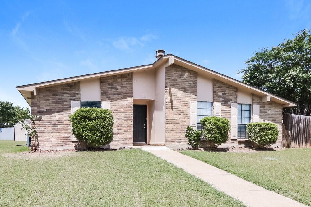 515 Nora Ln - Photo 3 of 16