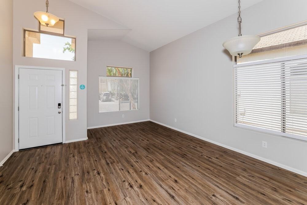 12605 W Orange Dr - Photo 6 of 20