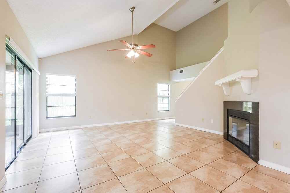 439 E Springtree Way - Photo 6 of 17