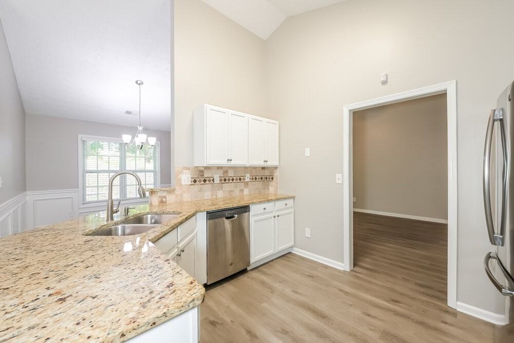 300 Windsor Brook Ln - Photo 7 of 17