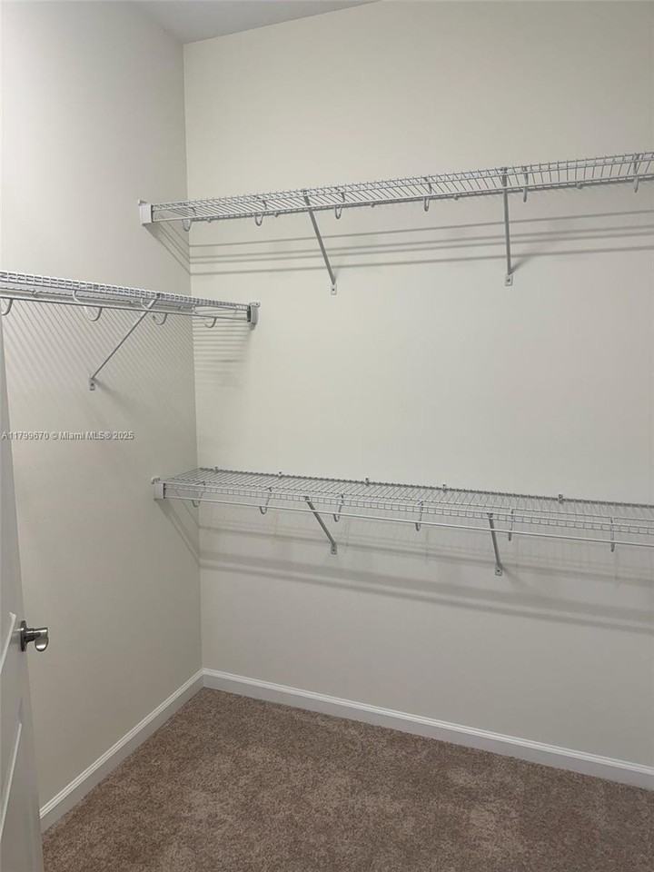 5230 Thatcher Ct - Photo 7 of 8