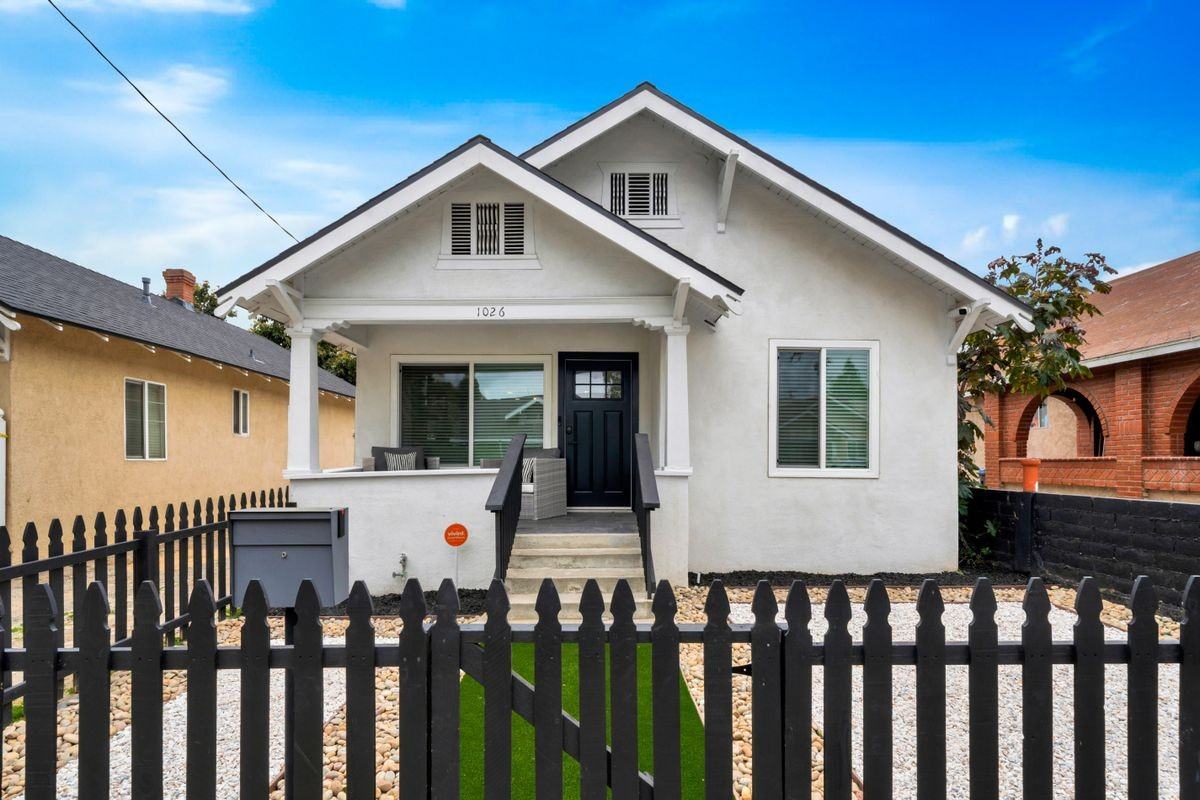 1026 W 3rd St - Photo 3 of 39