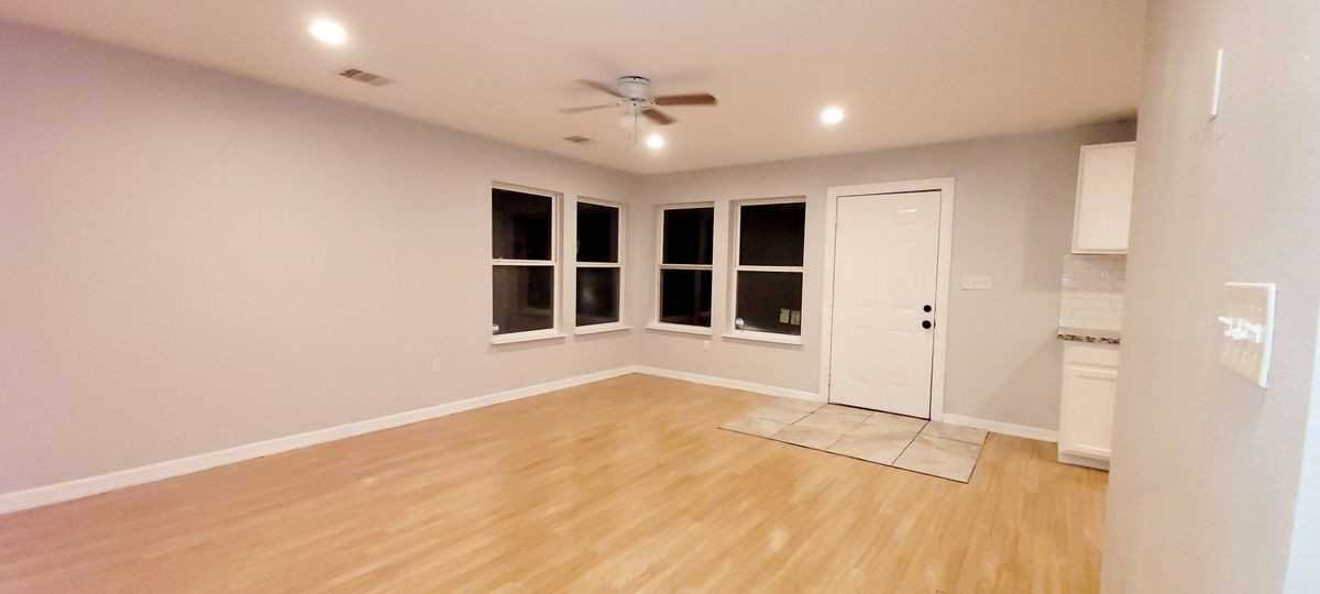 7608 E Magnolia St ##B - Photo 3 of 19