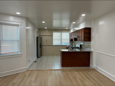 3234 Fanshawe St - Photo 2 of 8