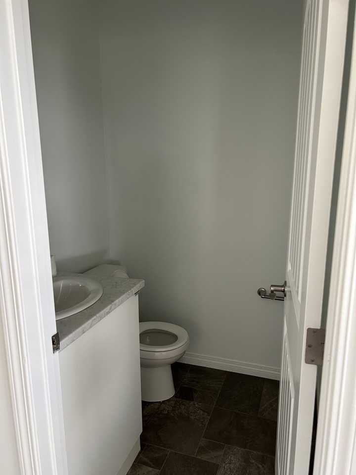 6319 6319 122 Avenue NW - 6319 Main #6319MAIN - Photo 3 of 27
