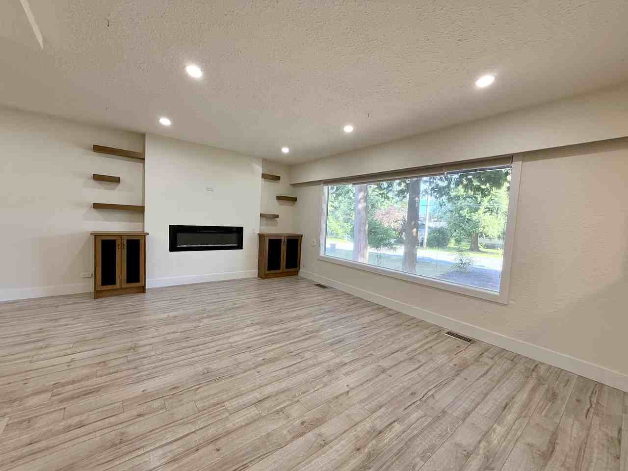 14735 60 Avenue - Photo 3 of 29