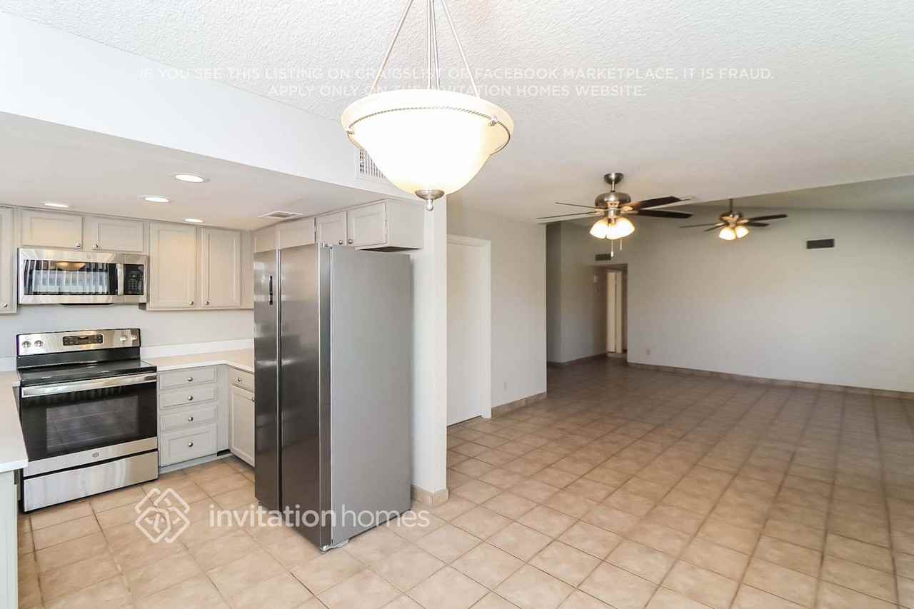 5116 N 69th Ave - Photo 6 of 16