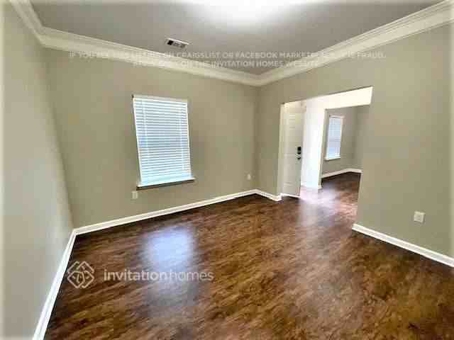 2170 Stonebrook Dr - Photo 2 of 14