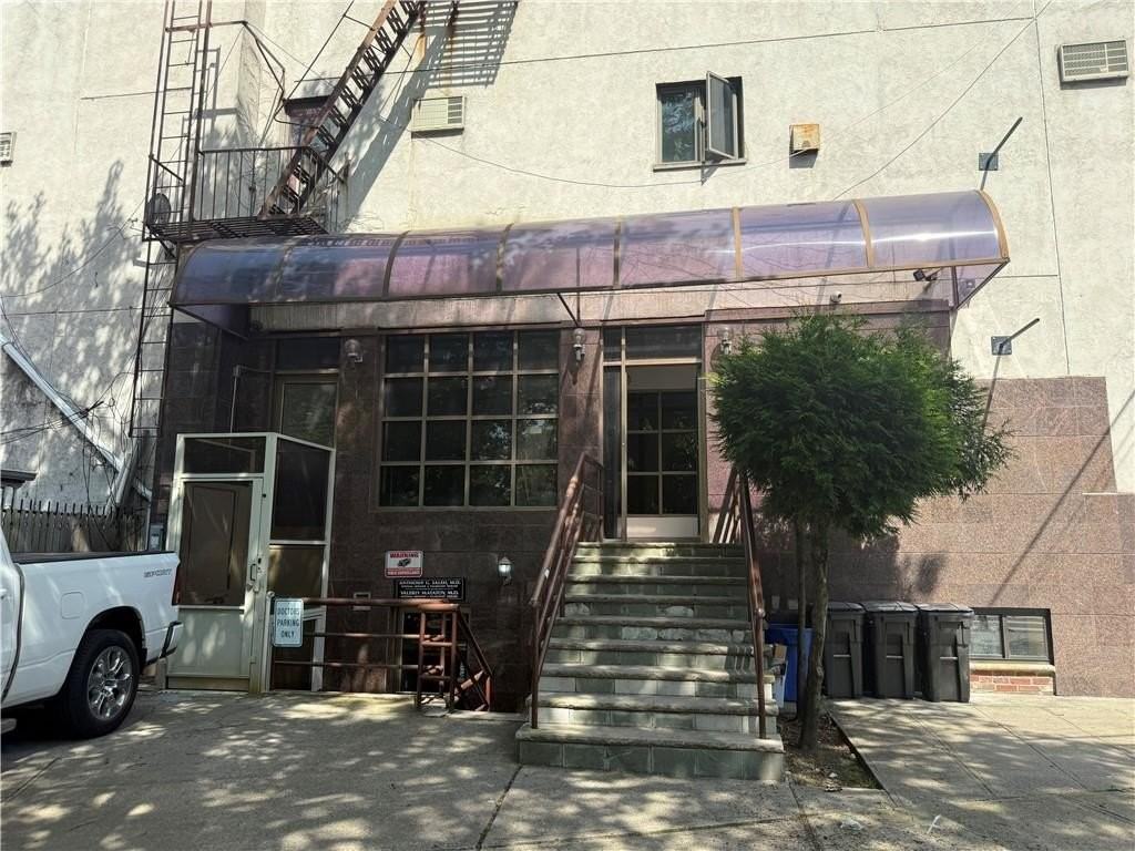 7206 7th Ave #1F - Photo 2 of 11