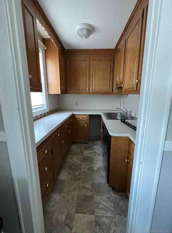 861 Farmington Ave #2ndFL - Photo 3 of 22