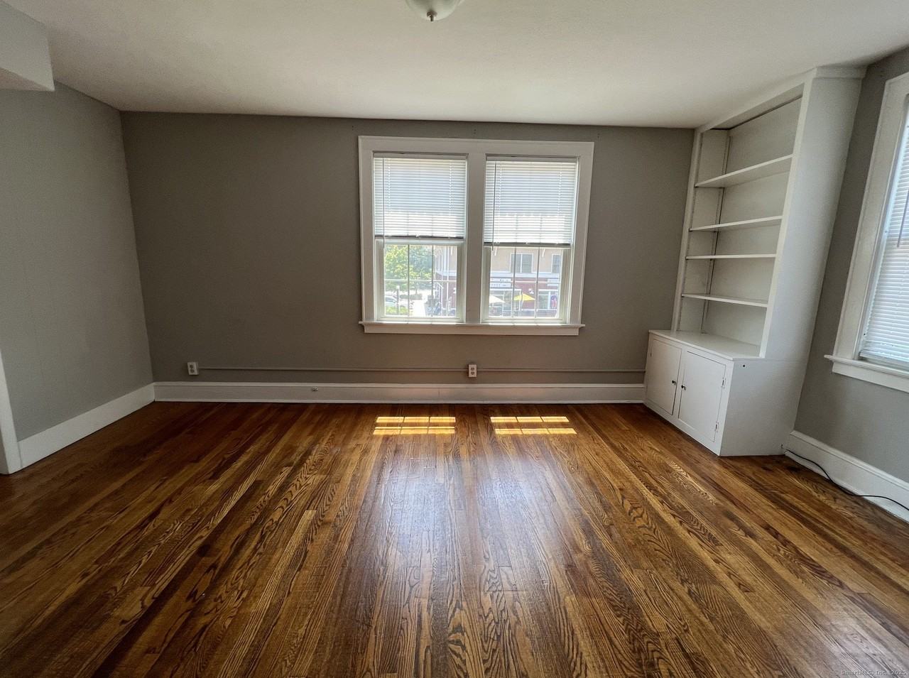 861 Farmington Ave #2ndFL - Photo 7 of 22