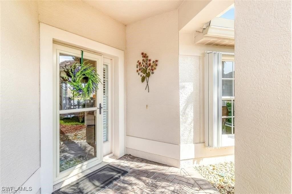 10025 Oakhurst Way - Photo 3 of 20