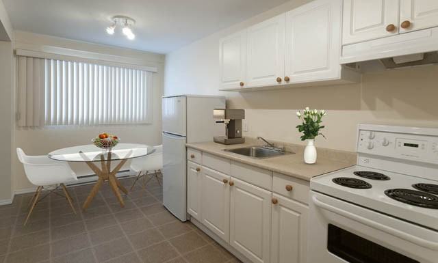 Paradise Park Apartments - Photo 2 of 8