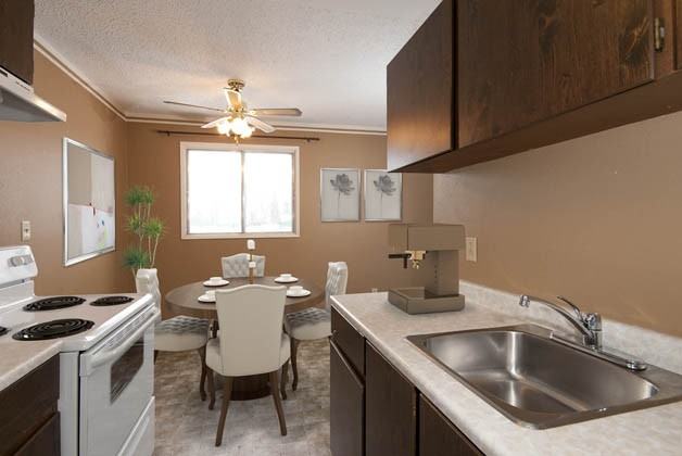 Paradise Park Apartments - Photo 3 of 8