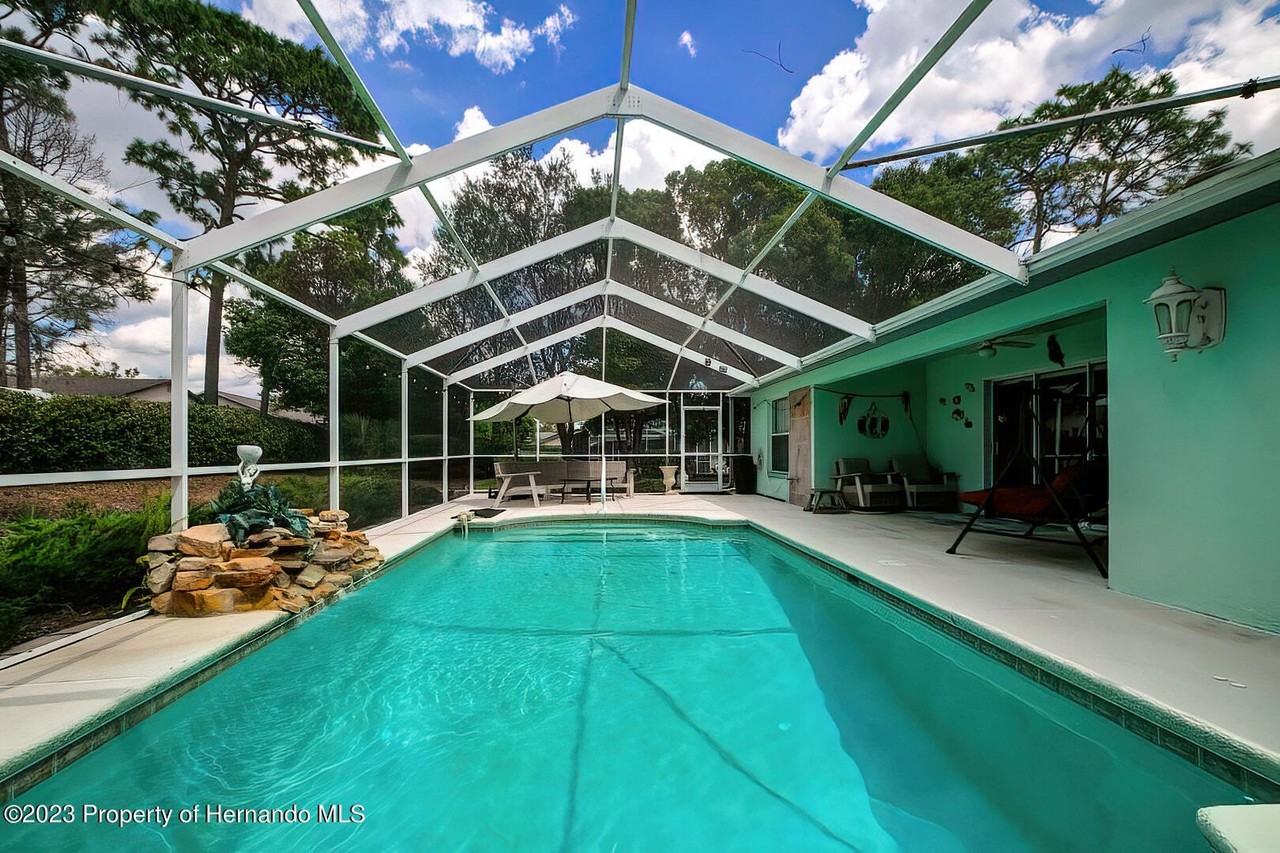 8513 Beach Rd - Photo 4 of 43