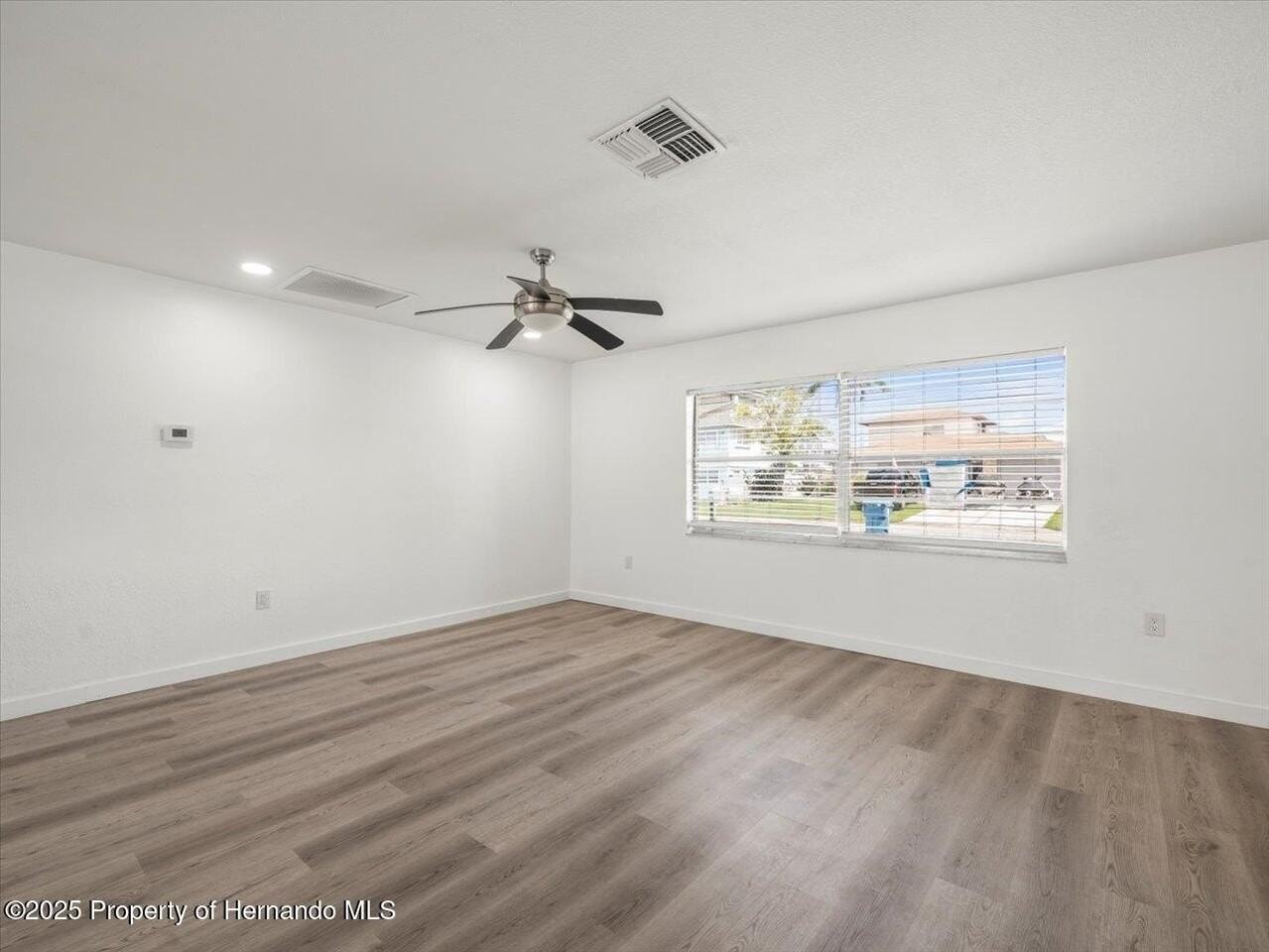 3366 Minnow Creek Dr - Photo 5 of 46