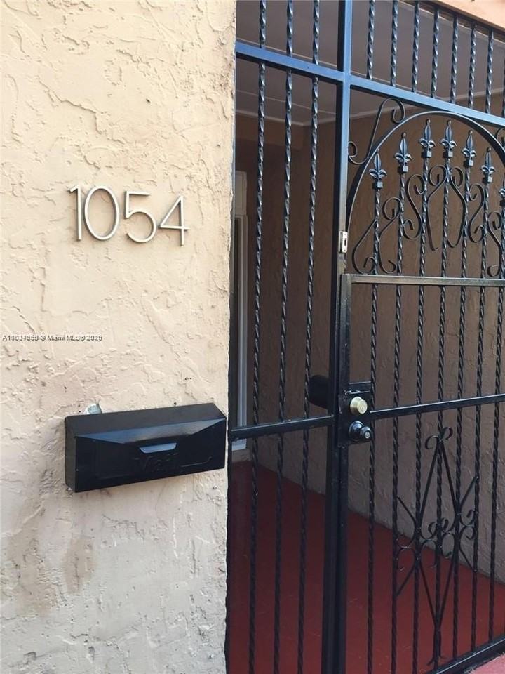 1054 West 44th Terrace #50 - Photo 2 of 18