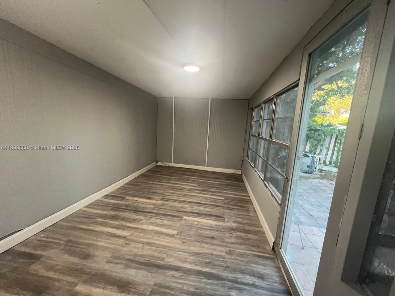 451 Ne 136th St #I101 - Photo 2 of 21