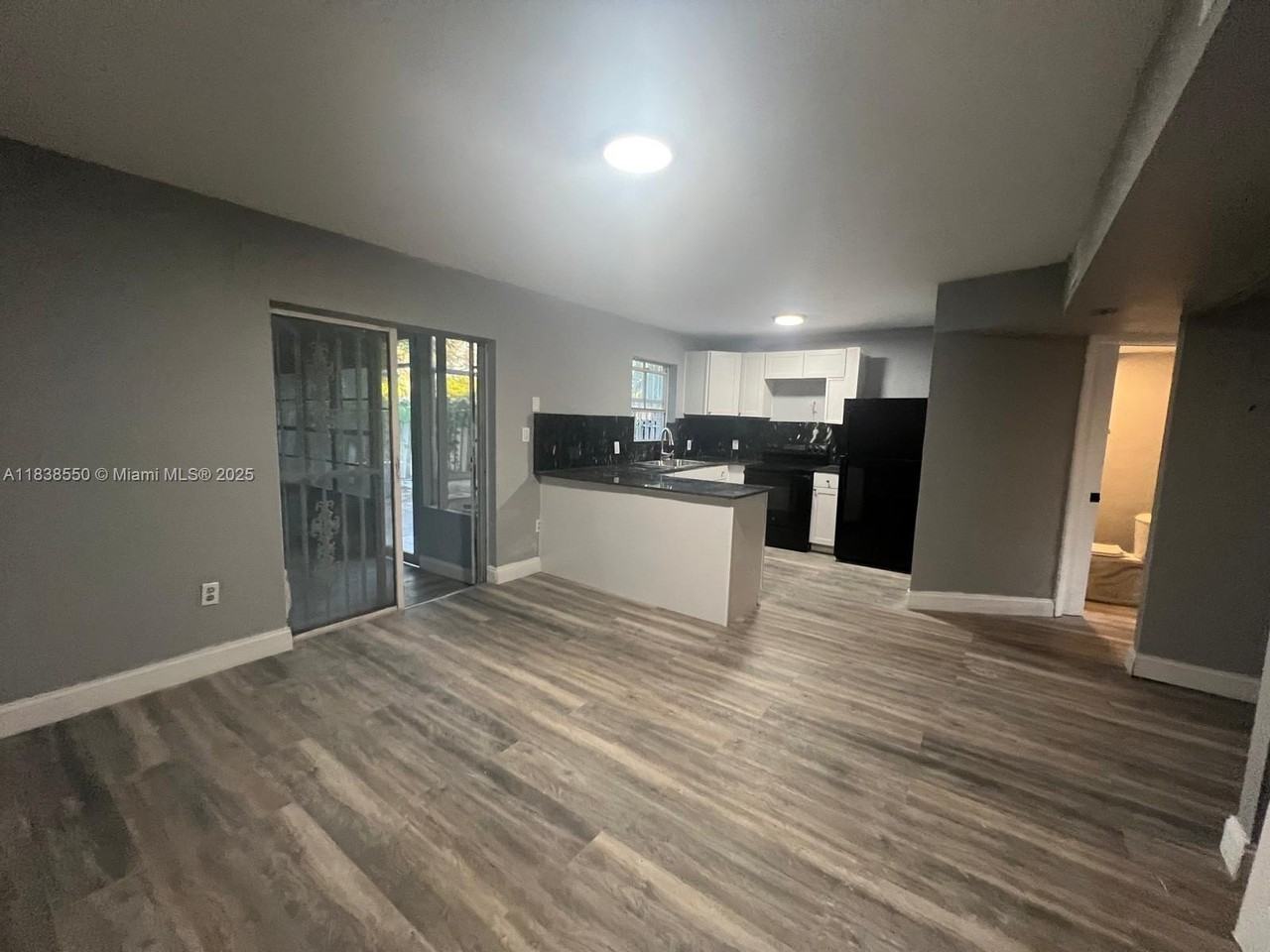 451 Ne 136th St #I101 - Photo 4 of 21