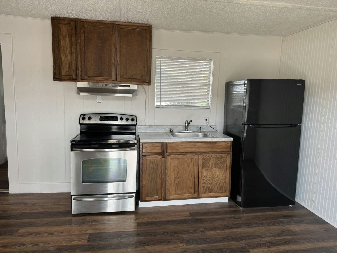 1911 Citrus Blvd #1 - Photo 2 of 5