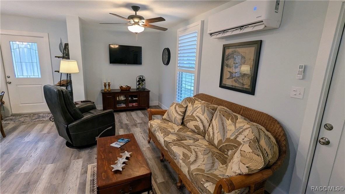 5652 W Nobis Cir - Photo 7 of 16