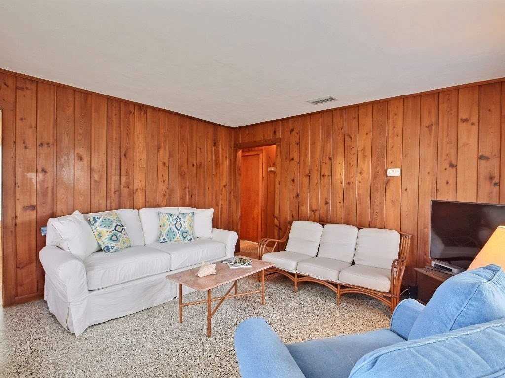 907 Ocean Pl - Photo 5 of 31