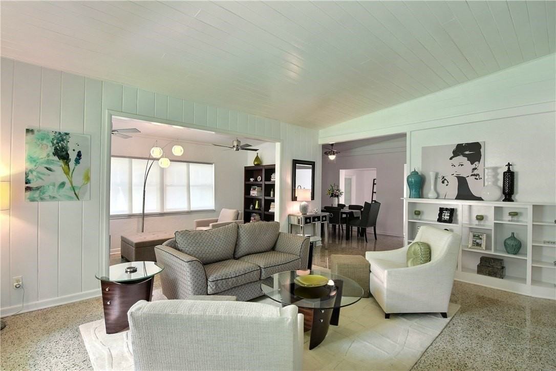 641 Bougainvillea Ln - Photo 3 of 32