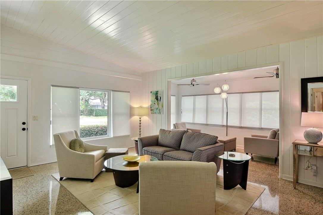 641 Bougainvillea Ln - Photo 4 of 32