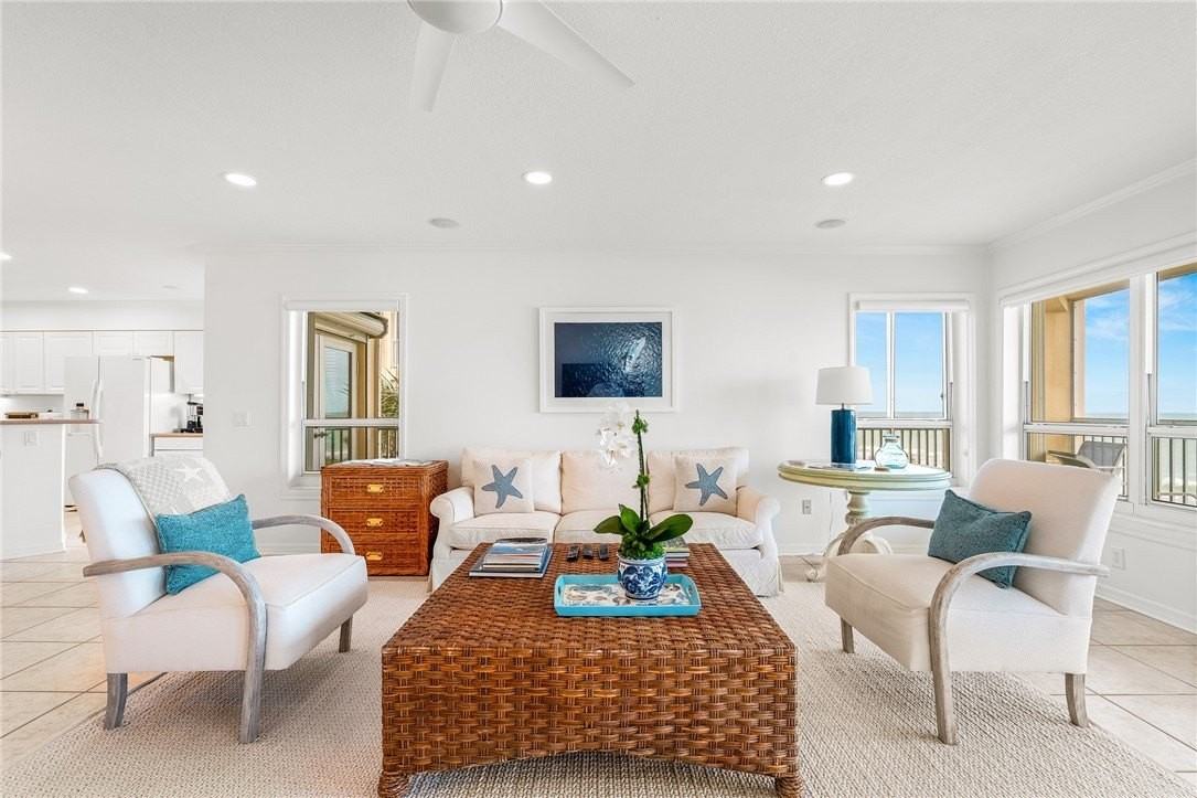 8804 S Sea Oaks Way Apt 503 #503 - Photo 4 of 21