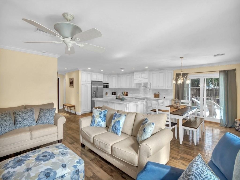 726 Flamevine Lane - Photo 5 of 35