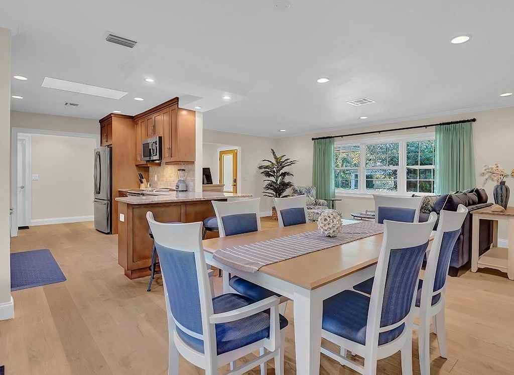 1526 Pelican Ln - Photo 6 of 36