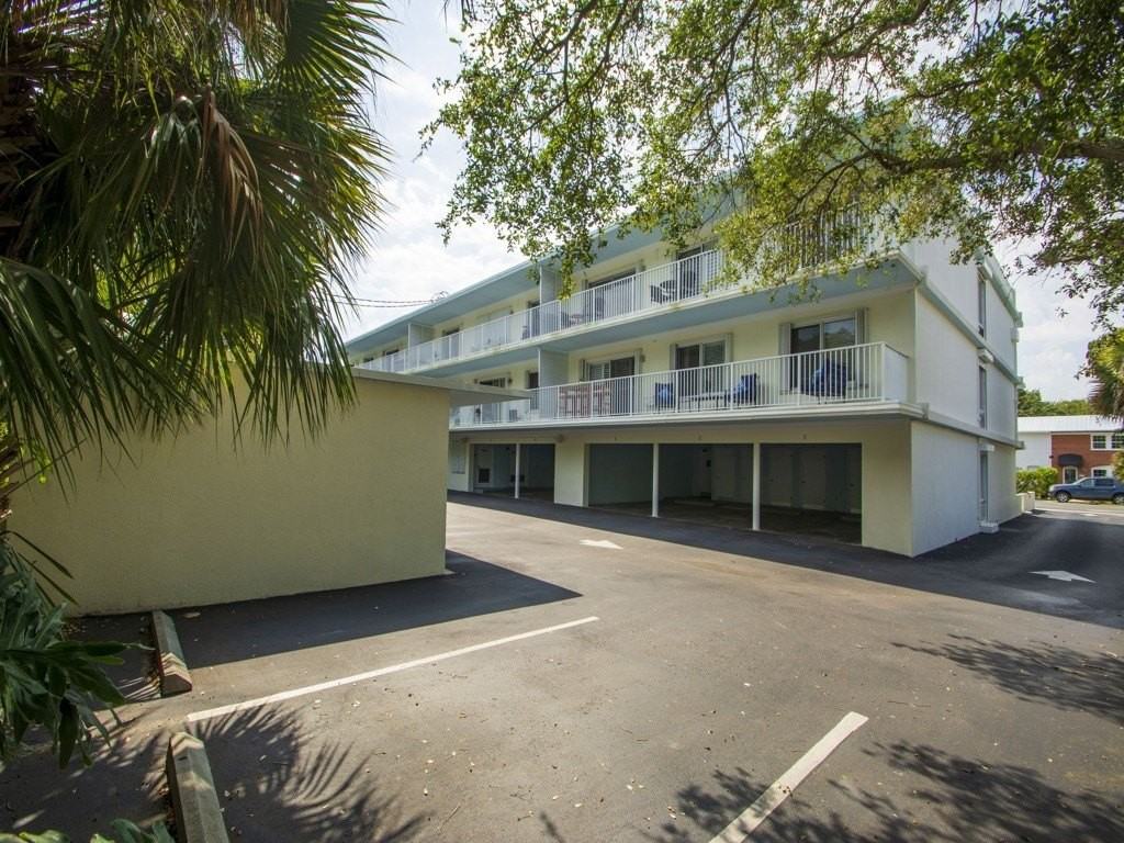 855 Dahlia Ln Apt 205 #205 - Photo 5 of 33