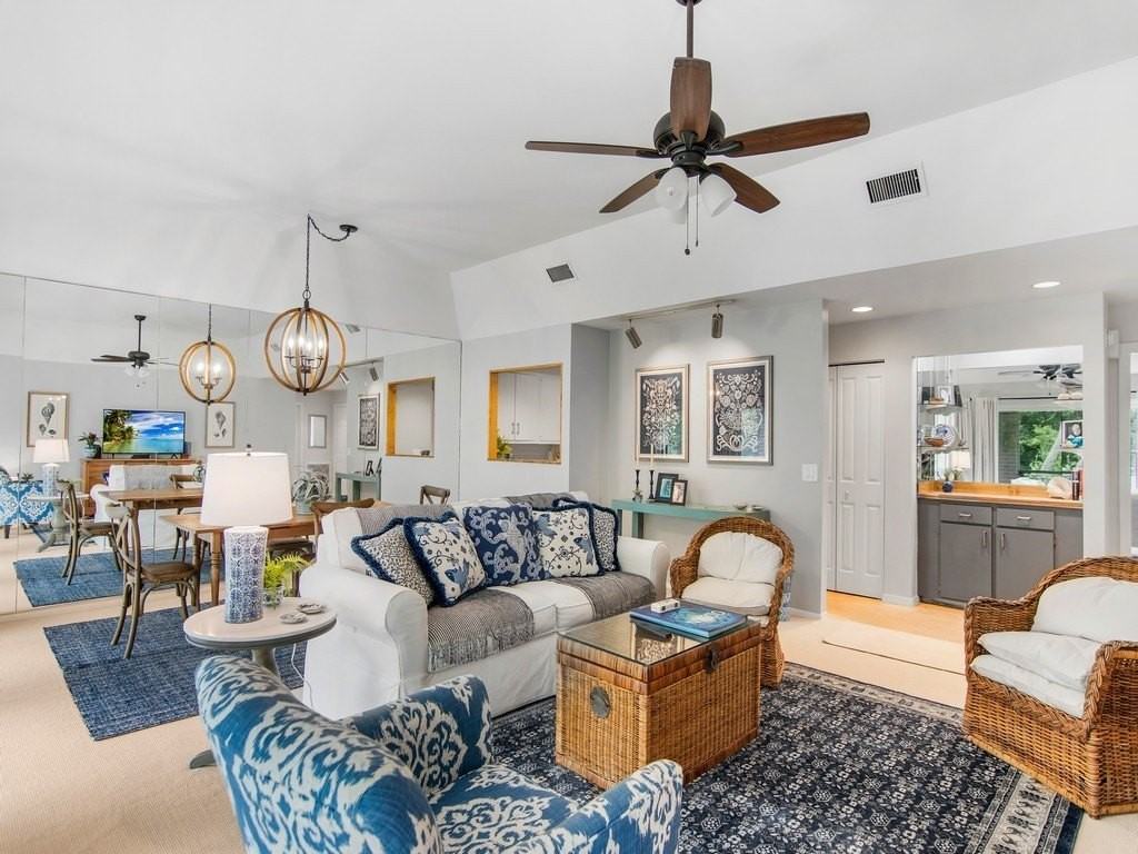 133 E Park Shores Cir Apt 4e #4E - Photo 5 of 32