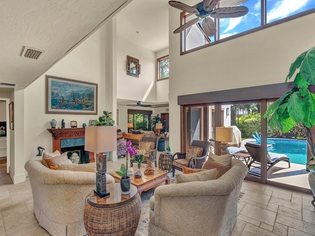 1465 Corona Lane - Photo 6 of 36