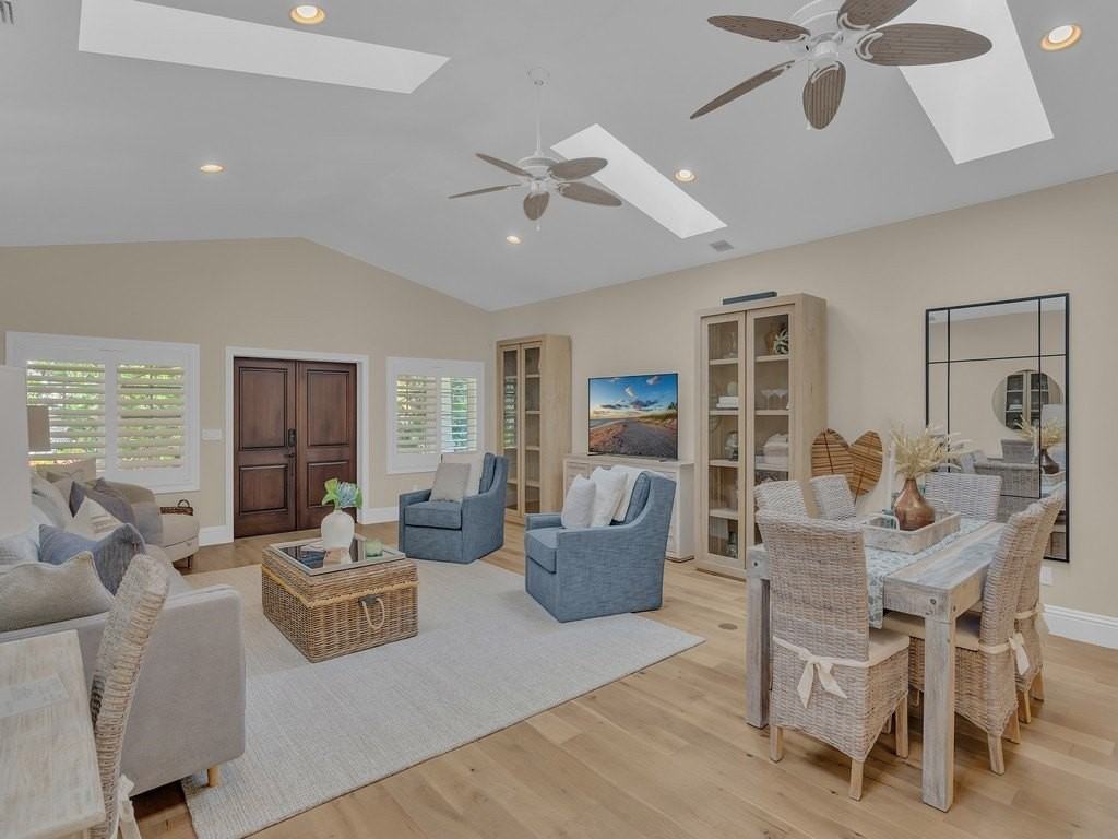 548 Conn Way - Photo 7 of 35