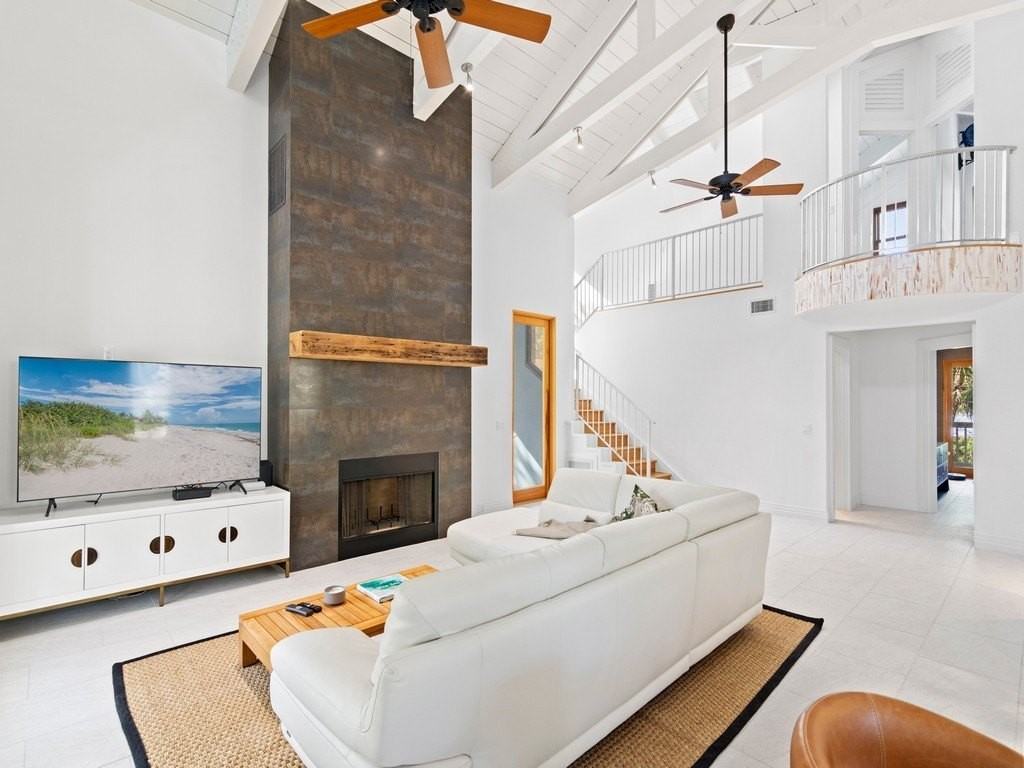 9415 Periwinkle Drive - Photo 3 of 28