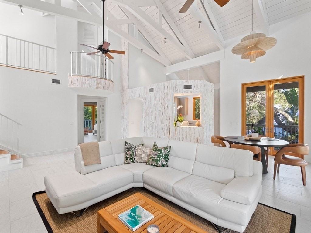 9415 Periwinkle Drive - Photo 4 of 28