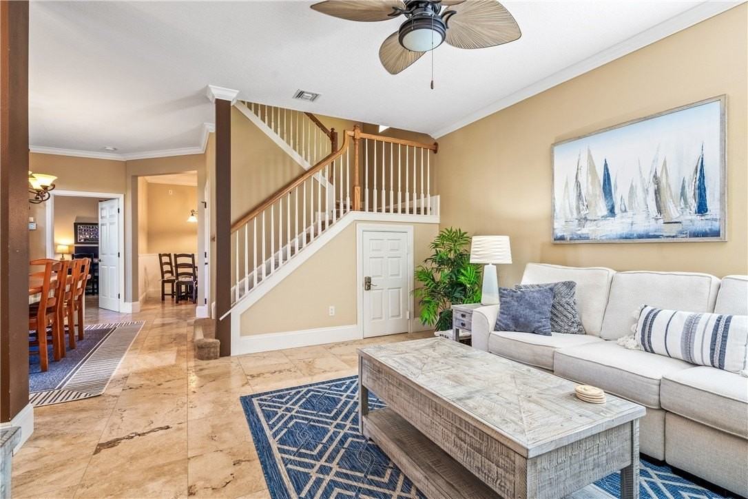 8705 Palm Tree Ln - Photo 3 of 31