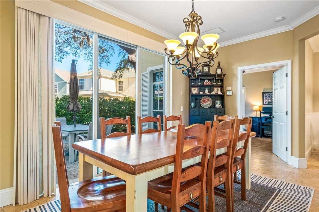 8705 Palm Tree Ln - Photo 4 of 31