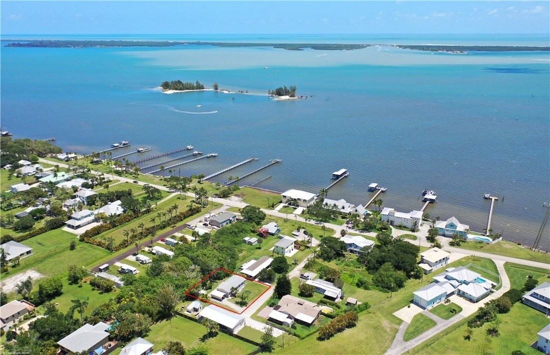 7490 133rd Place - Photo 2 of 29