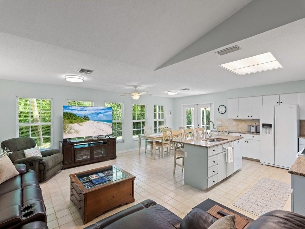 765 Date Palm Road - Photo 7 of 36