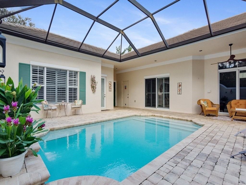 9064 Englewood Ct - Photo 3 of 36