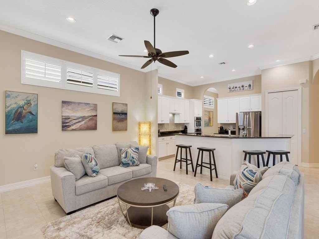 9064 Englewood Ct - Photo 5 of 36