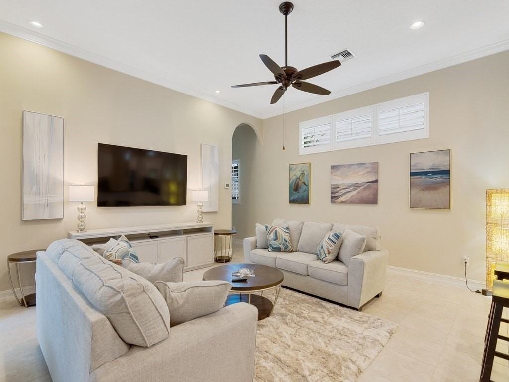 9064 Englewood Ct - Photo 6 of 36